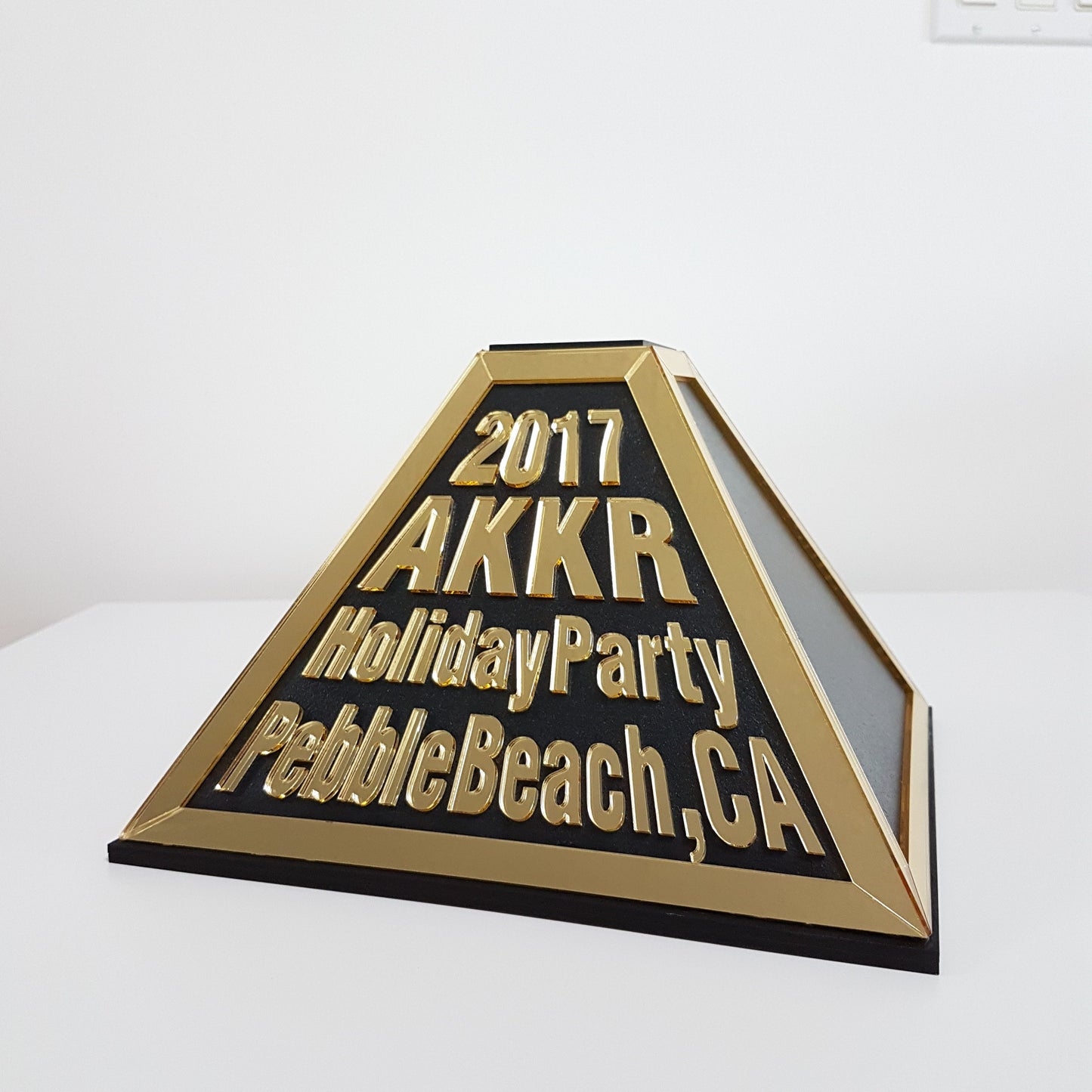 Personalized Awards, Custom Award, Corporate gifts, Corporate awards, Personalized Award, Custom Trophy, Engraved awards, acrylic award