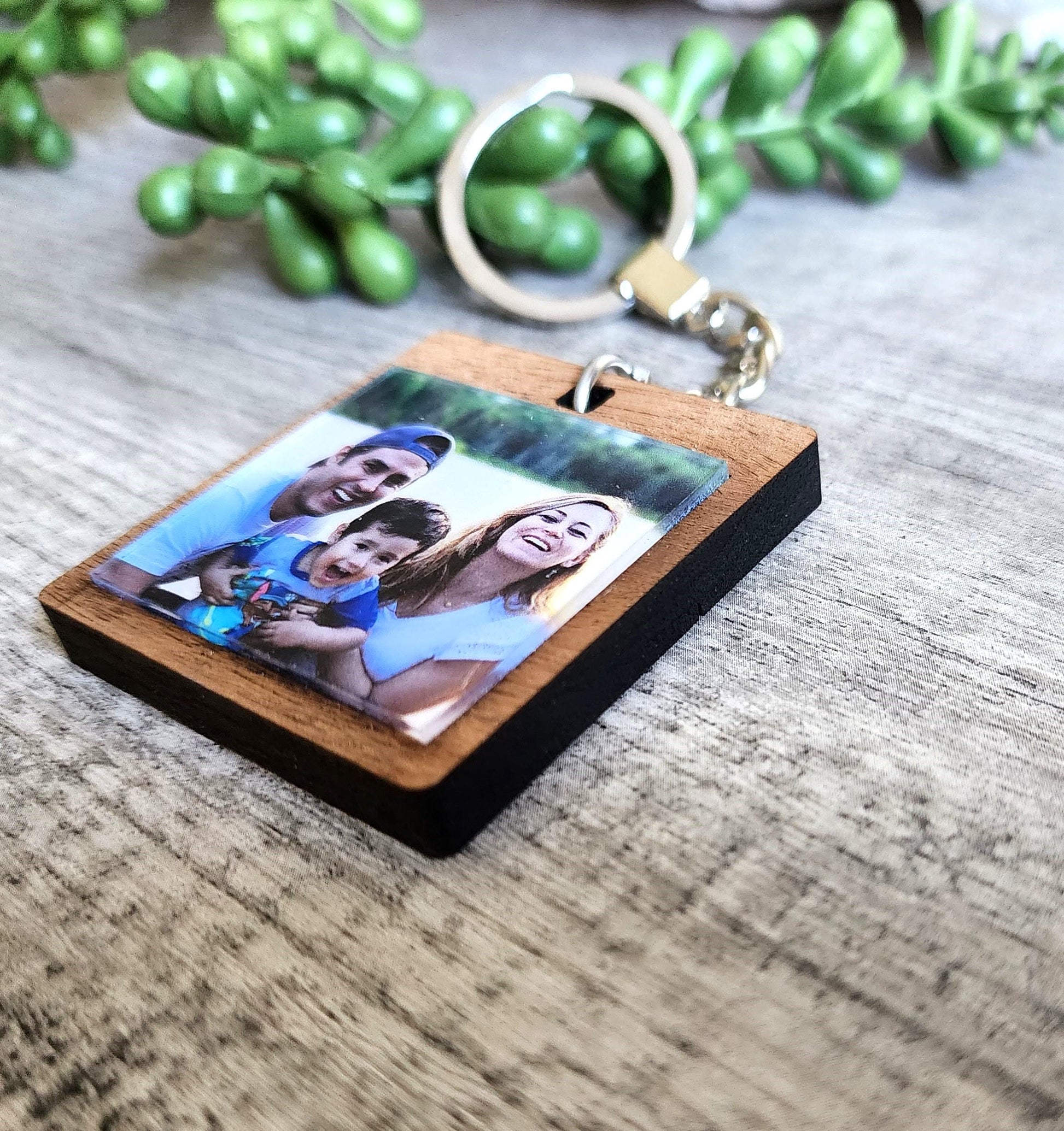 Photo Keychain, Anniversary Keychain, Anniversary gift, Boyfriend Gift, Custom Gift, Gift for Him, Personalized Keychain, Family Keychain